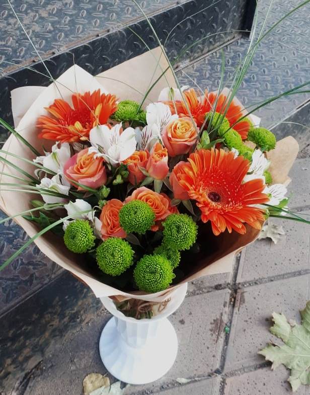Букет цветов из: Герберы, Хризантемы, Альстромерии и Розы в Чигораке