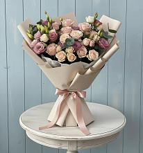 Букет цветов из:  Розы и Лизиантусы в Чигораке