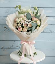 Букет цветов из:  Розы и Лизиантусы в Чигораке