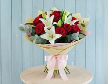 Букет цветов из:  Лилии и Розы в Чигораке