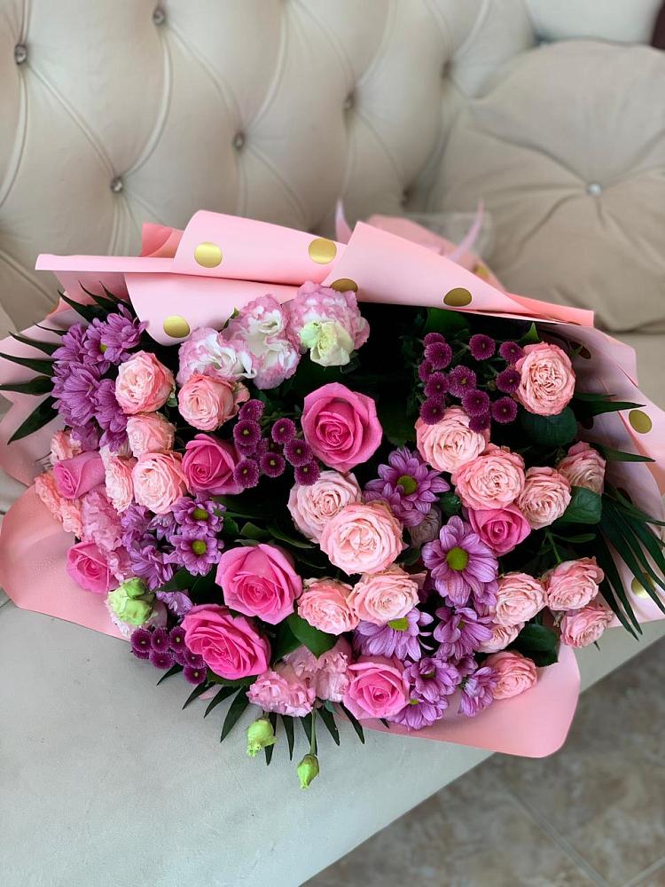 Букет цветов из: Хризантемы, Розы и Лизиантусы в Чигораке