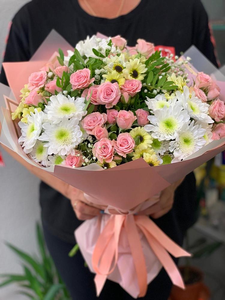 Букет цветов из: Розы и Хризантемы в Чигораке