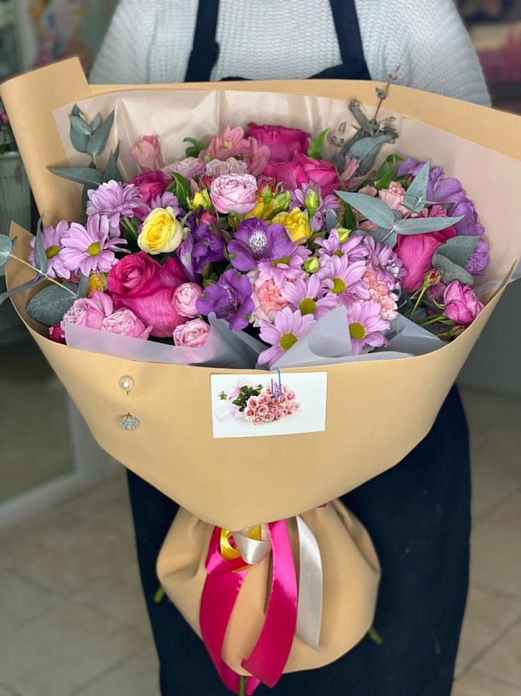 Букет цветов из: Хризантемы, Гвоздики и Альстромерии в Чигораке