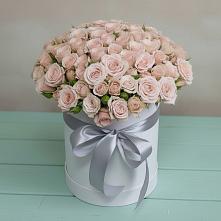 Цветочная композиция из Розы в шляпной коробке в Чигораке