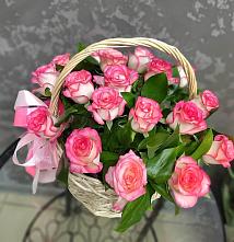 Цветочная композиция из Розы в корзине в Чигораке