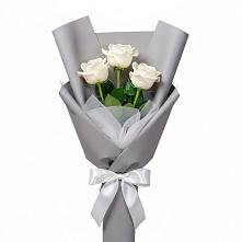 Букет 3 белые розы в Чигораке