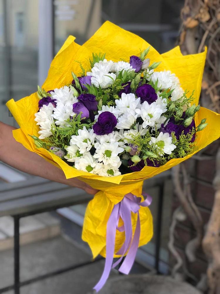 Букет цветов из: Ирисы, Хризантемы и Ромашки в Чигораке