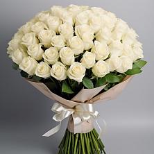 Букет 101 беля роза Белоснежка в Чигораке