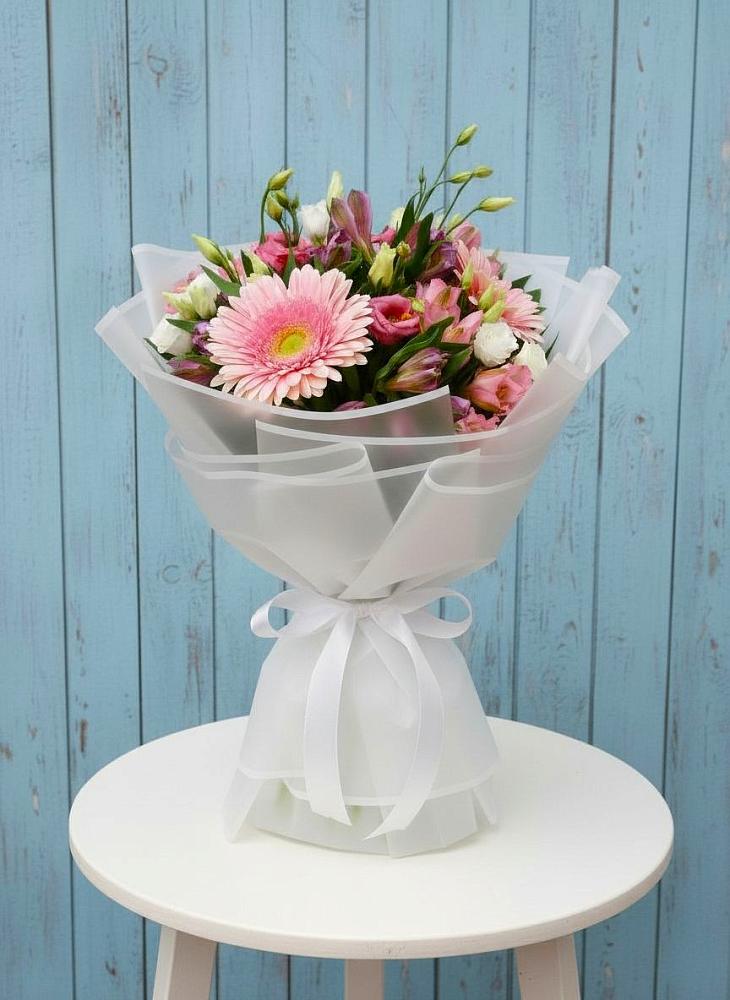 Букет цветов из: Герберы, Альстромерии и Лизиантусы в Чигораке