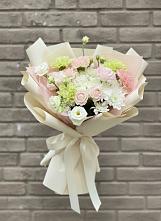 Букет цветов из:  Гвоздики, Розы, Лизиантусы и Хризантемы #REPLACE_PRED# Чигораке