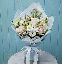 Букет цветов из:  Розы и Лизиантусы в Чигораке
