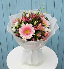 Букет цветов из:  Герберы, Альстромерии и Лизиантусы #REPLACE_PRED# Чигораке