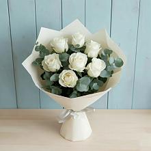 Букет Белые розы в Эвкалипте в Чигораке