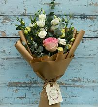 Букет цветов из:  Розы и Лизиантусы в Чигораке