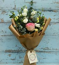Букет цветов из:  Розы и Лизиантусы в Чигораке