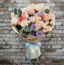 Букет цветов из:  Розы, Лизиантусы и Гвоздики в Чигораке