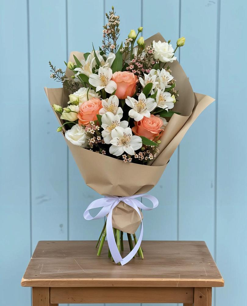 Букет цветов из: Альстромерии, Лизиантусы, Розы и Хризантемы в Чигораке