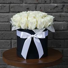 Цветочная композиция из Розы в шляпной коробке в Чигораке